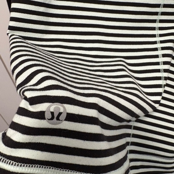 Lululemom Size 4 Jacket - Picture 9 of 11